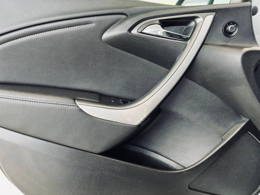 Opel Astra J Рестайлинг Ростов-на-Дону  - изображение 9