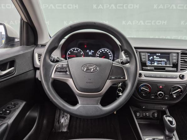 Hyundai Solaris II с пробегом 2018 года, цена 1 150 000 рублей, 209763 км, седан, Автокод Объявления