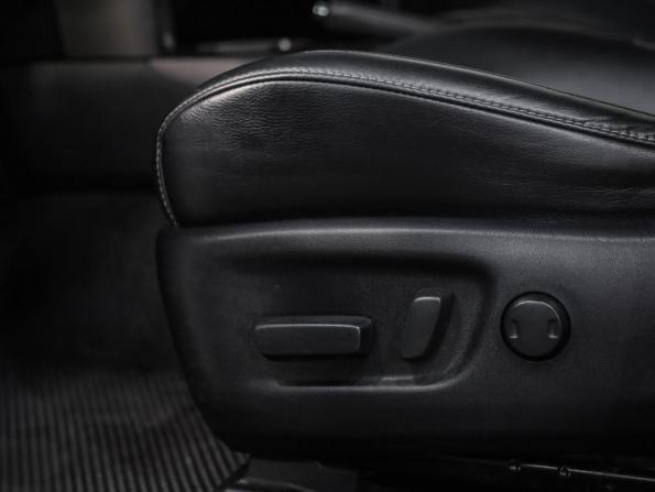 Toyota RAV4 IV (XA40) Рестайлинг с пробегом 2015 года, цена 2 099 000 рублей, 198274 км, внедорожник, Автокод Объявления
