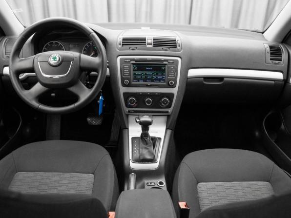 Skoda Octavia II (A5) Рестайлинг с пробегом 2011 года, цена 760 000 рублей, 269950 км, лифтбек, Автокод Объявления
