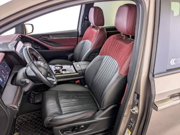 GAC M8 с пробегом 2024 года, цена 4 195 000 рублей, 60681 км, минивэн, Автокод Объявления