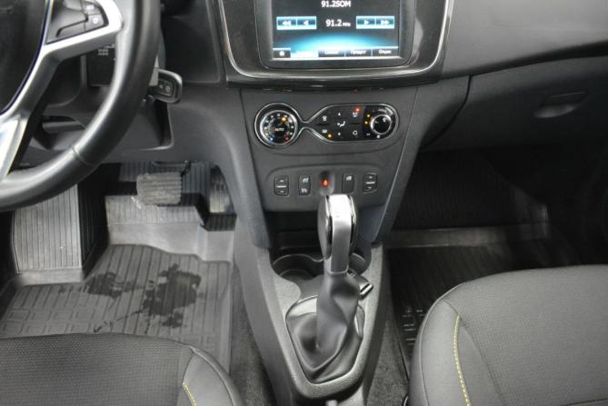 Renault Sandero II Рестайлинг с пробегом 2021 года, цена 1 399 000 рублей, 86000 км, хэтчбек, Автокод Объявления