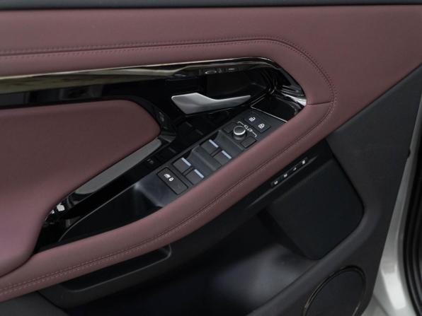 Land Rover Range Rover Evoque II Рестайлинг с пробегом 2024 года, цена 5 195 055 рублей, 21238 км, внедорожник, Автокод Объявления