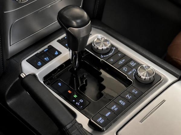 Toyota Land Cruiser 200 Series Рестайлинг 2 с пробегом 2019 года, цена 10 699 000 рублей, 33598 км, внедорожник, Автокод Объявления