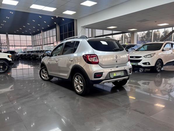 Renault Sandero II Рестайлинг с пробегом 2021 года, цена 1 270 000 рублей, 117247 км, хэтчбек, Автокод Объявления