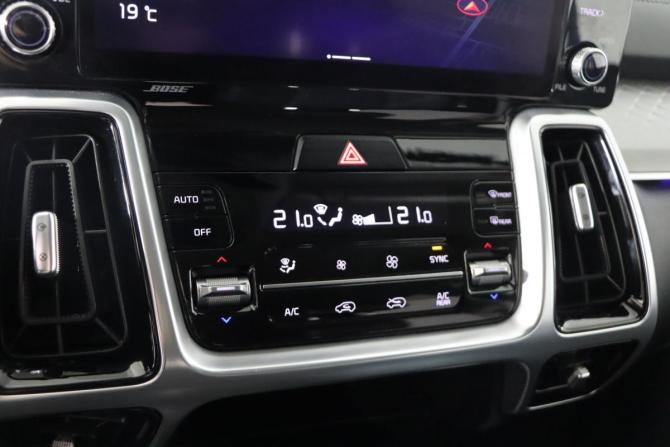 Kia Sorento IV с пробегом 2021 года, цена 3 549 990 рублей, 115271 км, внедорожник, Автокод Объявления