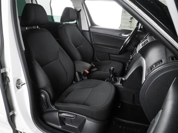 Skoda Yeti I Рестайлинг с пробегом 2017 года, цена 1 499 000 рублей, 54528 км, внедорожник, Автокод Объявления