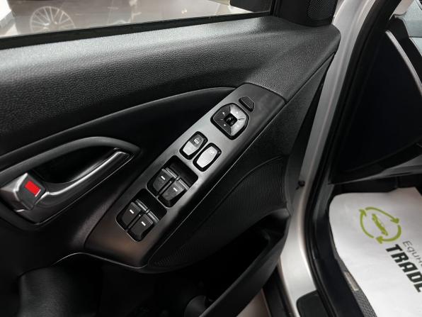 Hyundai ix35 I Рестайлинг с пробегом 2015 года, цена 1 295 000 рублей, 220592 км, внедорожник, Автокод Объявления