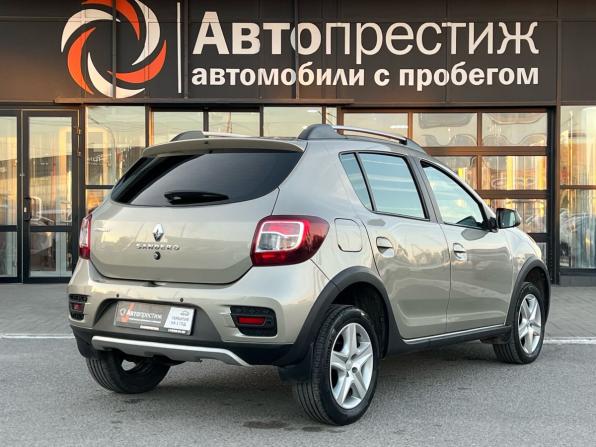 Renault Sandero II с пробегом 2015 года, цена 950 000 рублей, 56729 км, хэтчбек, Автокод Объявления
