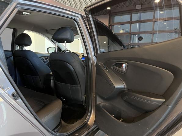 Hyundai ix35 I Рестайлинг с пробегом 2015 года, цена 1 400 000 рублей, 133147 км, внедорожник, Автокод Объявления