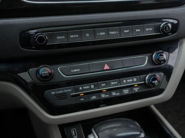 Kia Carnival III с пробегом 2019 года, цена 2 730 000 рублей, 119685 км, минивэн, Автокод Объявления