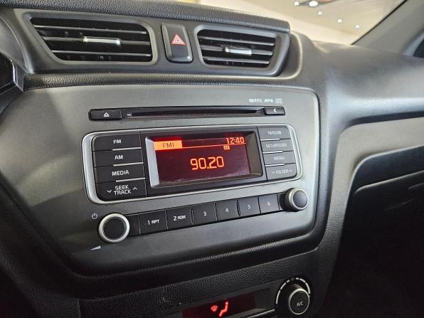 Kia Rio IV с пробегом 2017 года, цена 1 045 000 рублей, 95156 км, седан, Автокод Объявления