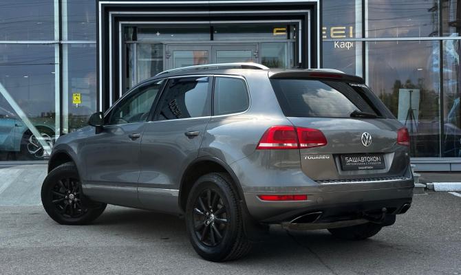 Volkswagen Touareg I Рестайлинг с пробегом 2010 года, цена 1 680 000 рублей, 256418 км, внедорожник, Автокод Объявления