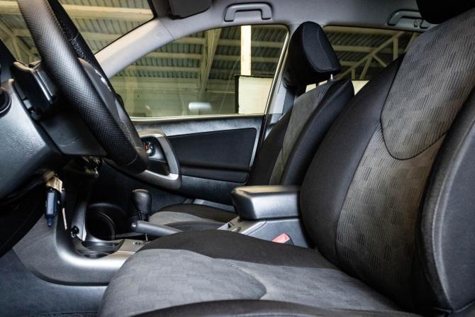 Toyota RAV4 III (XA30) Рестайлинг с пробегом 2011 года, цена 1 550 000 рублей, 176509 км, внедорожник, Автокод Объявления
