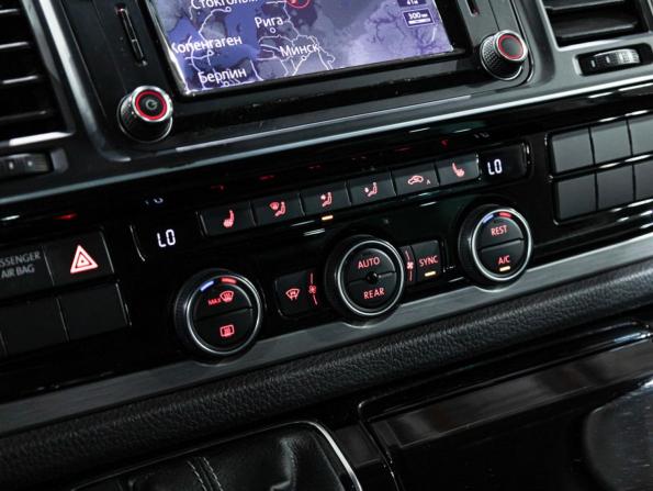 Volkswagen Multivan T6 с пробегом 2019 года, цена 3 400 000 рублей, 182217 км, минивэн, Автокод Объявления