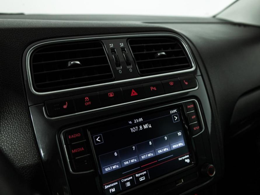 Volkswagen Polo V Рестайлинг Санкт-Петербург  - изображение 16