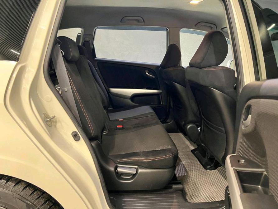 Honda Stream II Рестайлинг Новосибирск  - изображение 16