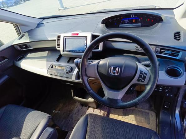 Honda Freed I Рестайлинг с пробегом 2012 года, цена 1 113 000 рублей, 168449 км, компактвэн, Автокод Объявления