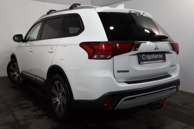 Mitsubishi Outlander III Рестайлинг 3 с пробегом 2018 года, цена 1 929 000 рублей, 109000 км, внедорожник, Автокод Объявления