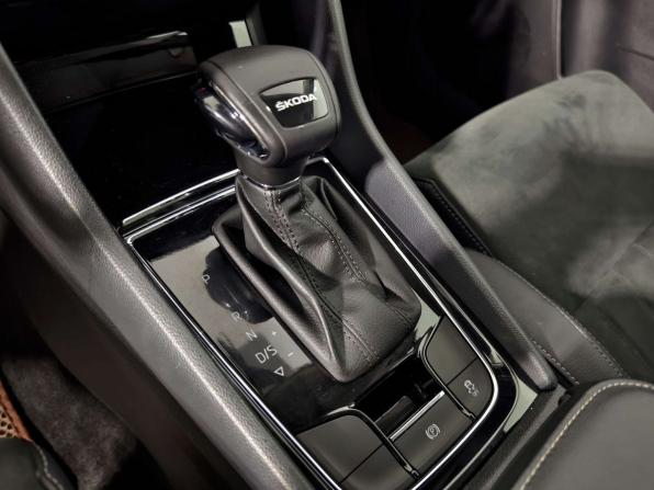 Skoda Karoq I с пробегом 2020 года, цена 1 945 000 рублей, 140505 км, внедорожник, Автокод Объявления