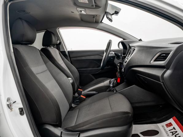 Hyundai Solaris II с пробегом 2019 года, цена 1 340 000 рублей, 172449 км, седан, Автокод Объявления