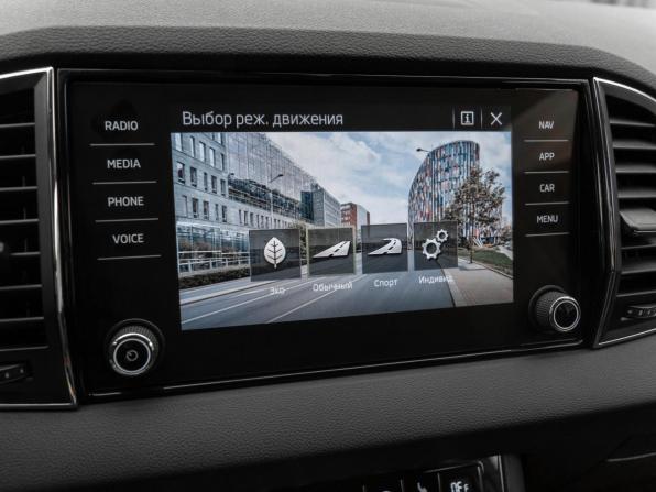 Skoda Karoq I с пробегом 2020 года, цена 2 470 000 рублей, 90053 км, внедорожник, Автокод Объявления