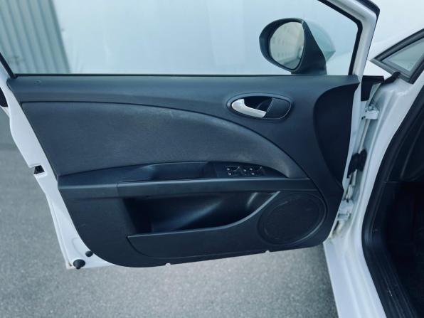 SEAT Leon II Рестайлинг с пробегом 2012 года, цена 490 000 рублей, 220518 км, хэтчбек, Автокод Объявления