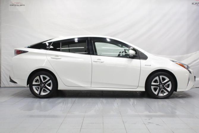 Toyota Prius IV (XW50) с пробегом 2016 года, цена 1 579 000 рублей, 153934 км, лифтбек, Автокод Объявления