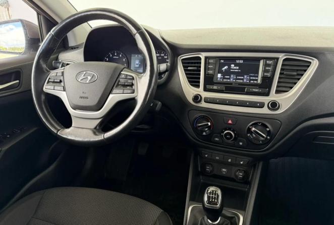 Hyundai Solaris II с пробегом 2019 года, цена 1 275 000 рублей, 59489 км, седан, Автокод Объявления