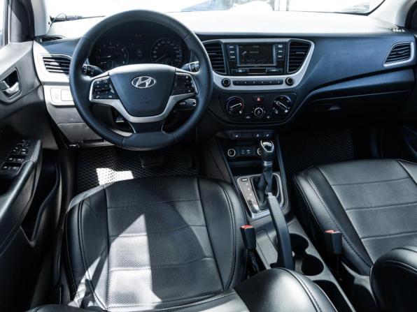 Hyundai Solaris II с пробегом 2018 года, цена 1 278 000 рублей, 89242 км, седан, Автокод Объявления