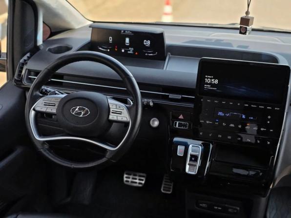 Hyundai Staria I с пробегом 2021 года, цена 3 998 000 рублей, 80005 км, минивэн, Автокод Объявления