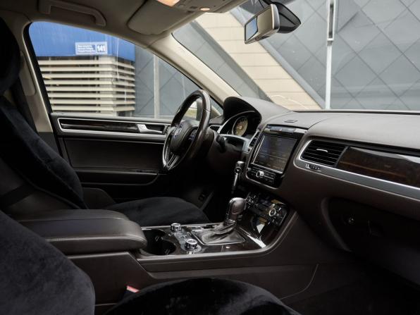 Volkswagen Touareg II с пробегом 2011 года, цена 1 670 000 рублей, 402349 км, внедорожник, Автокод Объявления