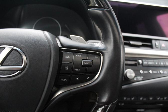 Lexus ES VII Рестайлинг с пробегом 2021 года, цена 4 350 000 рублей, 72191 км, седан, Автокод Объявления