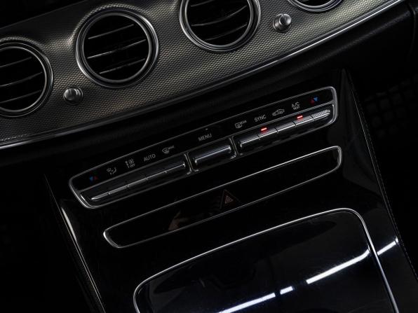 Mercedes-Benz E-Класс V (W213 S213 C238) с пробегом 2019 года, цена 2 320 000 рублей, 175832 км, седан, Автокод Объявления
