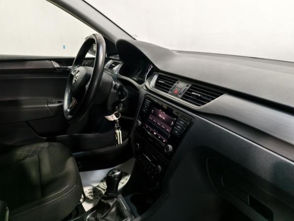 Skoda Rapid I Рестайлинг с пробегом 2018 года, цена 1 175 000 рублей, 131134 км, лифтбек, Автокод Объявления