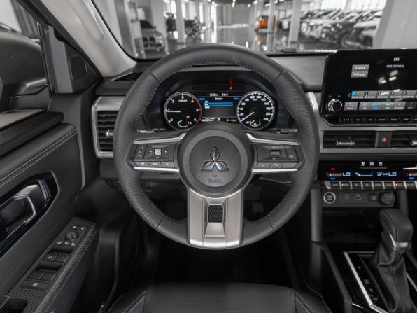 Mitsubishi L200 VI с пробегом 2025 года, цена 5 300 000 рублей, 50 км, пикап, Автокод Объявления