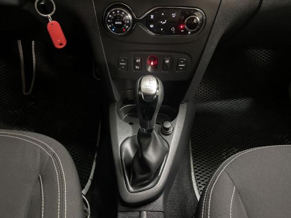 Renault Sandero II с пробегом 2016 года, цена 835 000 рублей, 102906 км, хэтчбек, Автокод Объявления