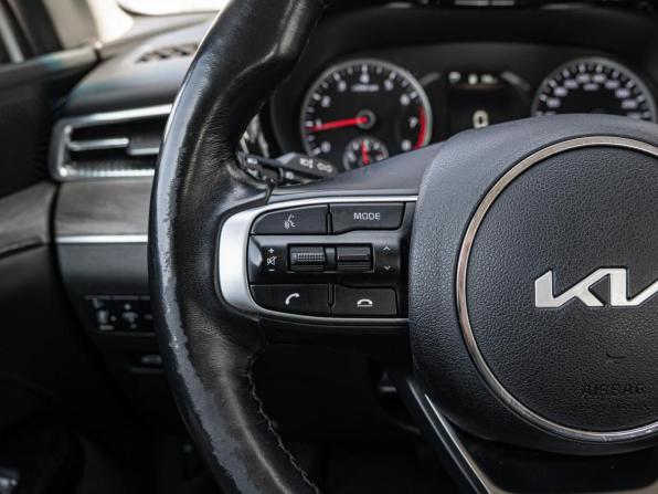Kia K5 III с пробегом 2021 года, цена 2 350 000 рублей, 82505 км, седан, Автокод Объявления