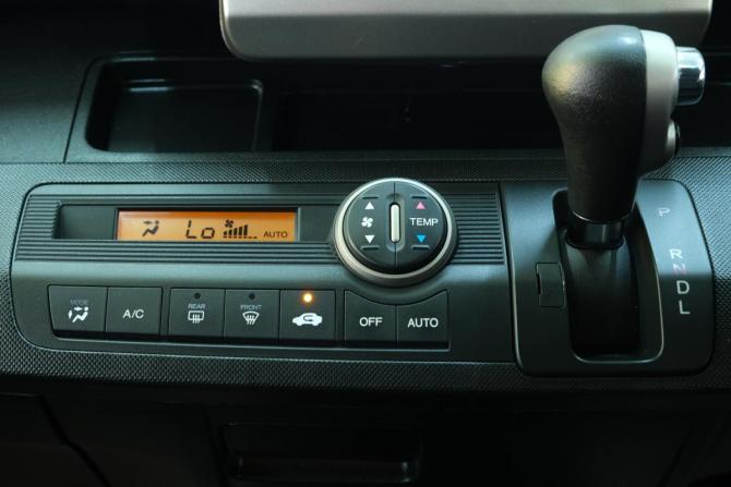 Honda Freed I с пробегом 2010 года, цена 1 159 000 рублей, 103280 км, компактвэн, Автокод Объявления