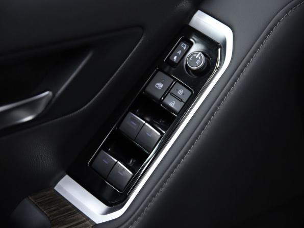 Toyota Land Cruiser 300 Series с пробегом 2021 года, цена 9 550 000 рублей, 35960 км, внедорожник, Автокод Объявления