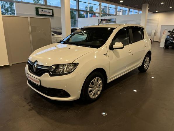 Renault Sandero II с пробегом 2017 года, цена 910 000 рублей, 90657 км, хэтчбек, Автокод Объявления