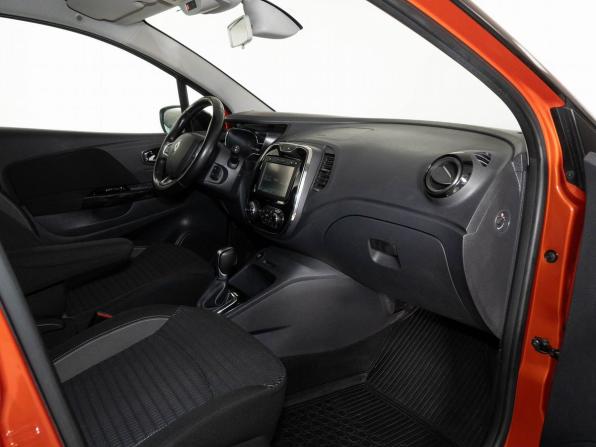 Renault Kaptur I с пробегом 2017 года, цена 1 348 000 рублей, 104000 км, внедорожник, Автокод Объявления
