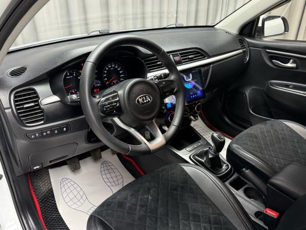 Kia Rio IV с пробегом 2018 года, цена 1 499 000 рублей, 67760 км, хэтчбек, Автокод Объявления