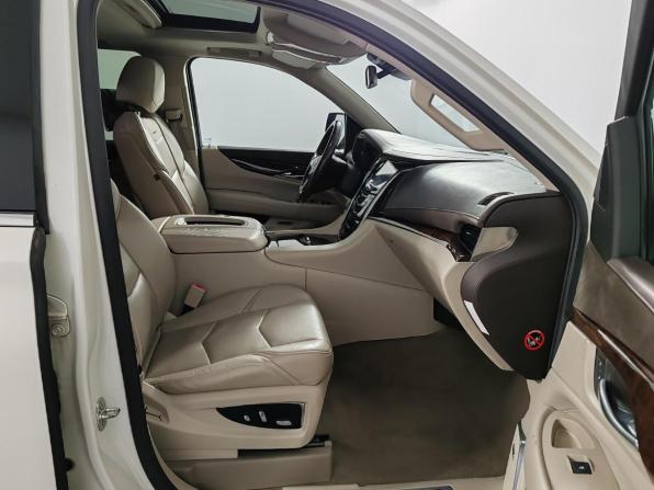 Cadillac Escalade IV с пробегом 2015 года, цена 2 999 000 рублей, 253776 км, внедорожник, Автокод Объявления
