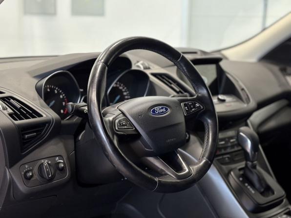 Ford Kuga II Рестайлинг с пробегом 2017 года, цена 1 845 000 рублей, 141130 км, внедорожник, Автокод Объявления