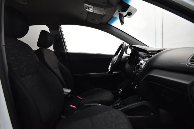 Kia Rio III Рестайлинг с пробегом 2017 года, цена 1 020 000 рублей, 169549 км, хэтчбек, Автокод Объявления