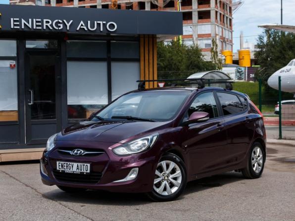 Hyundai Solaris I с пробегом 2013 года, цена 640 000 рублей, 227213 км, хэтчбек, Автокод Объявления