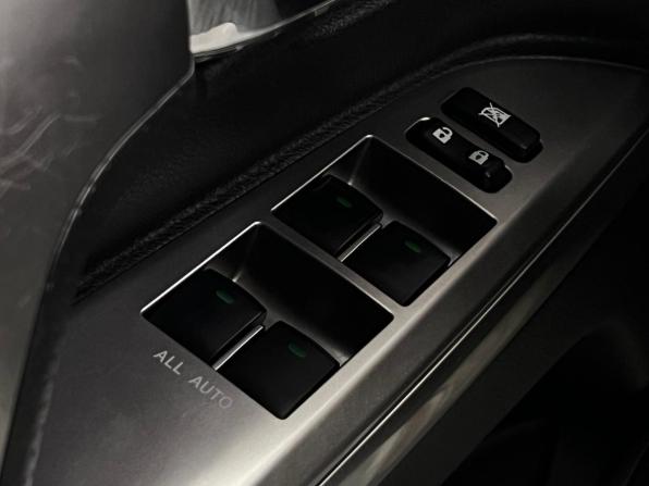 Toyota Land Cruiser 200 Series Рестайлинг 1 с пробегом 2013 года, цена 3 699 000 рублей, 302325 км, внедорожник, Автокод Объявления