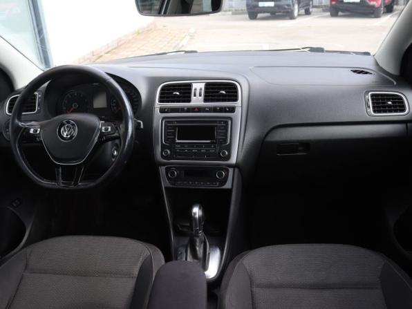 Volkswagen Polo V Рестайлинг с пробегом 2017 года, цена 1 049 000 рублей, 159000 км, седан, Автокод Объявления