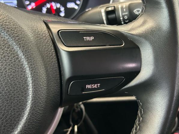 Kia Rio IV Рестайлинг с пробегом 2021 года, цена 1 670 000 рублей, 51300 км, седан, Автокод Объявления